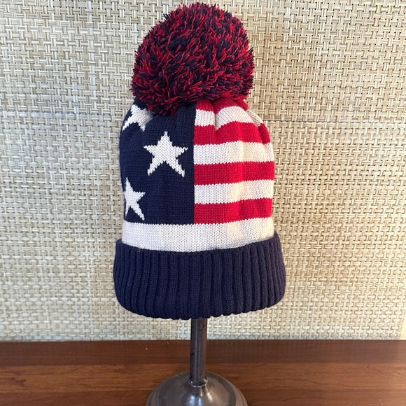 🌟2xHP🌟NWOT Strars & Stripes Red, White & Blue Acrylic Extra Large Pom Hat Unisex - Picture 1 of 8